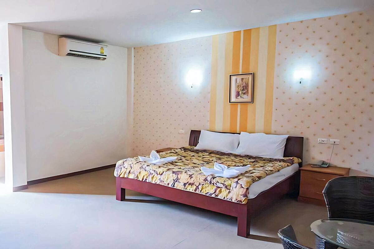 Suite | 1 bedroom, bed sheets