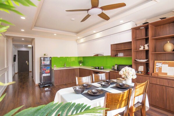 2 habitaciones, minibar con artículos gratuitos y escritorio