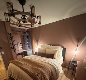 1 bedroom, iron/ironing board, free WiFi, bed sheets - Brooklyn is a Vibe! (Palm Springs)