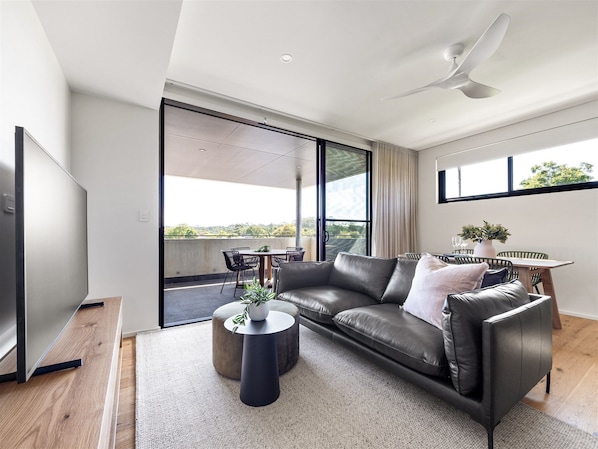 تلفزيون ذكي