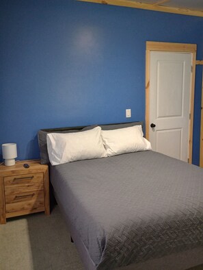 2 bedrooms, iron/ironing board, free WiFi, bed sheets - Cozy 2BR Cottage with large Jacuzzi tub/shwer & starry night skys plus fast WIFI (Signal Mountain)