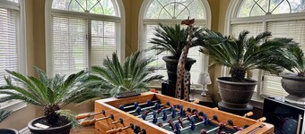 Luxury 5BR Family Getaway – Heated Pool, Hot Tub, Fire pit, Game Room,