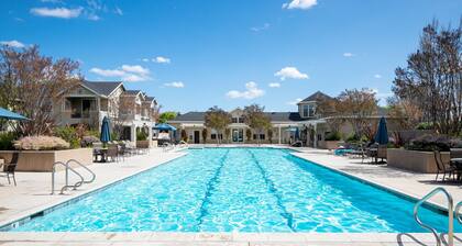 Blueground | Sunnyvale West, pool, nr Park