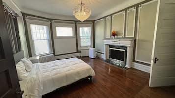 6 bedrooms, iron/ironing board, WiFi, bed sheets