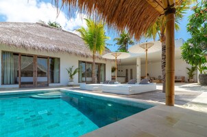 Luxury Villa, Kitchen, Mountain View | Premium bedding, in-room safe, free WiFi, bed sheets