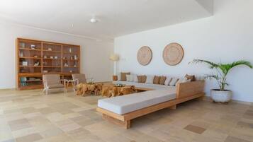 Luxury Villa, Private Pool, Mountain View | Premium bedding, in-room safe, free WiFi, bed sheets