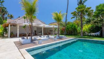 Luksushuvila, yksityinen uima-allas, vuoristonÀköala | Yksityinen uima-allas