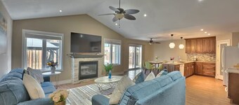 Walk to Grand Bend Main Beach | Sleeps 8 | Family Friendly | Heart of Grand Bend
