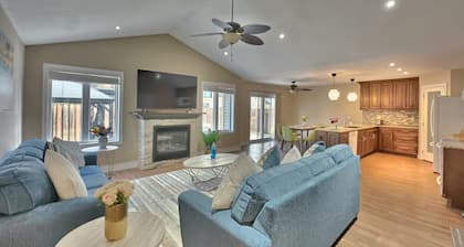 Walk to Grand Bend Main Beach | Sleeps 8 | Family Friendly | Heart of Grand Bend