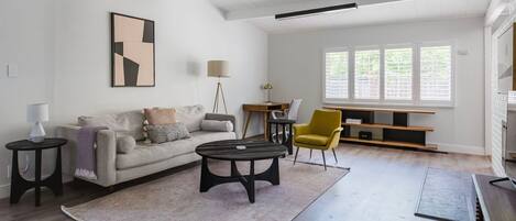 Télévision, chaîne hi-fi