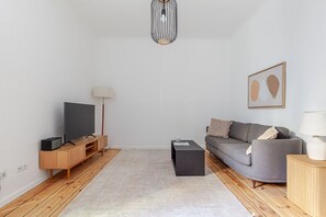 Télévision, chaîne hi-fi