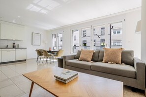 Fernseher, Stereoanlage