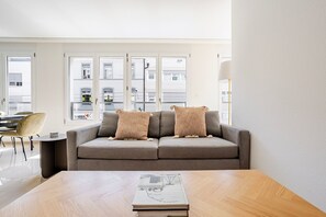 Fernseher, Stereoanlage