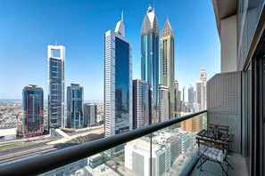 Property grounds - Blueground | DIFC, pool, nr Burj Khalifa (Dubai)