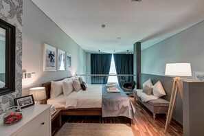 1 bedroom, iron/ironing board, WiFi, bed sheets - Blueground | DIFC, pool, nr Burj Khalifa (Dubai)