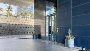 Unclassified image, 2 of 25, button - Blueground | DIFC, pool, nr Dubai Fountain (Dubai)