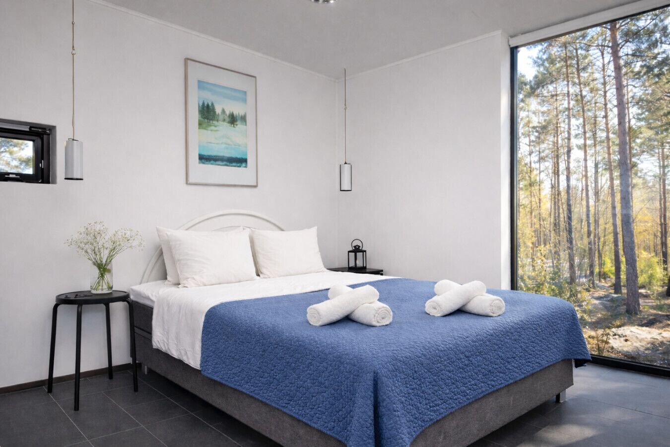 3 bedrooms, desk, iron/ironing board, travel cot