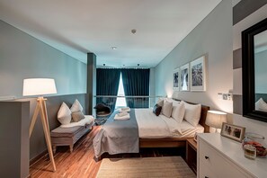 1 bedroom, iron/ironing board, WiFi, bed sheets - Blueground | DIFC, pool, nr Dubai Aquarium (Dubai)