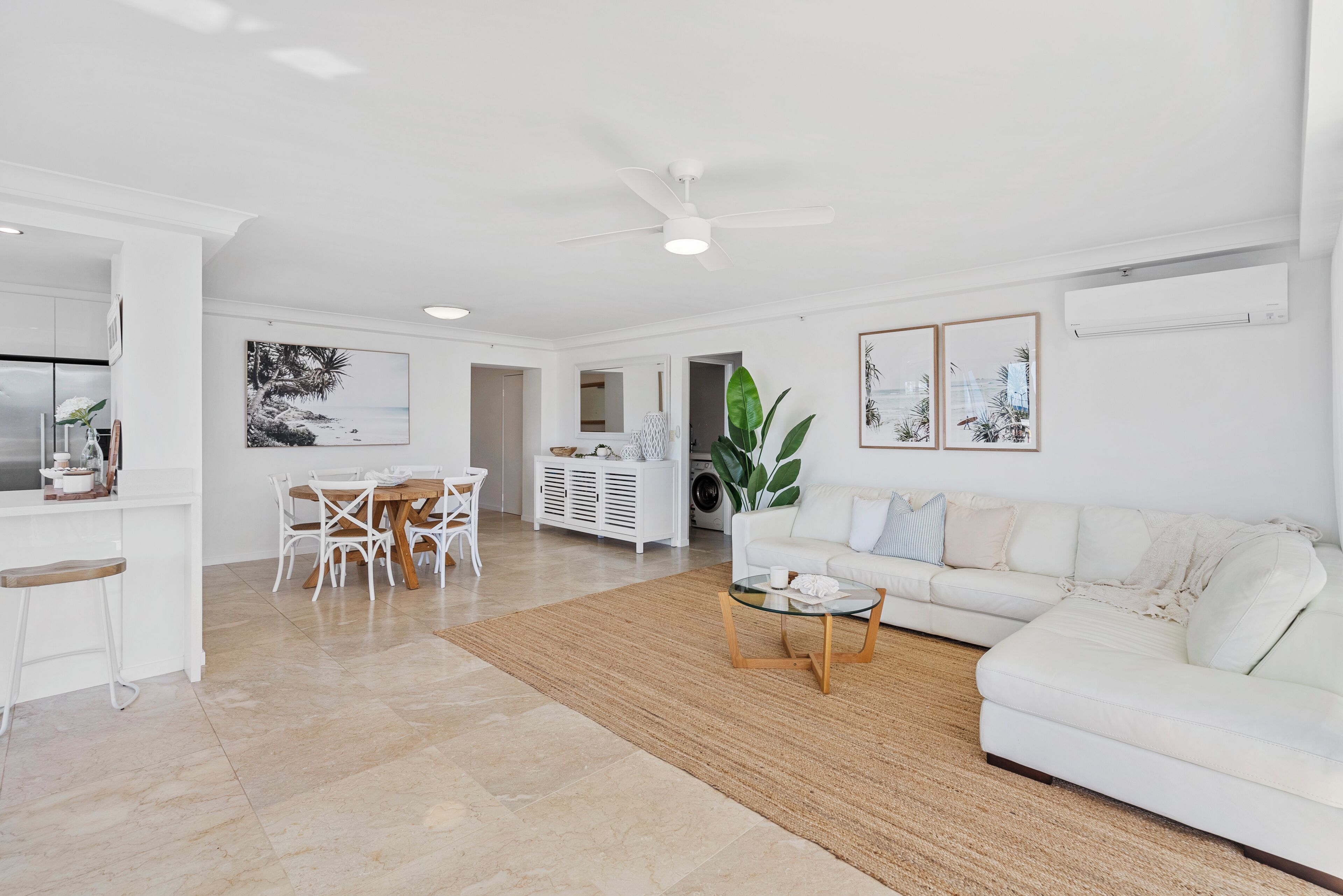 Luxury Apartment, Beach View | Living area