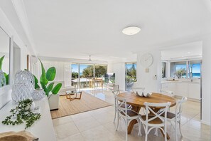 Appartement Luxe, vue plage | Coin séjour