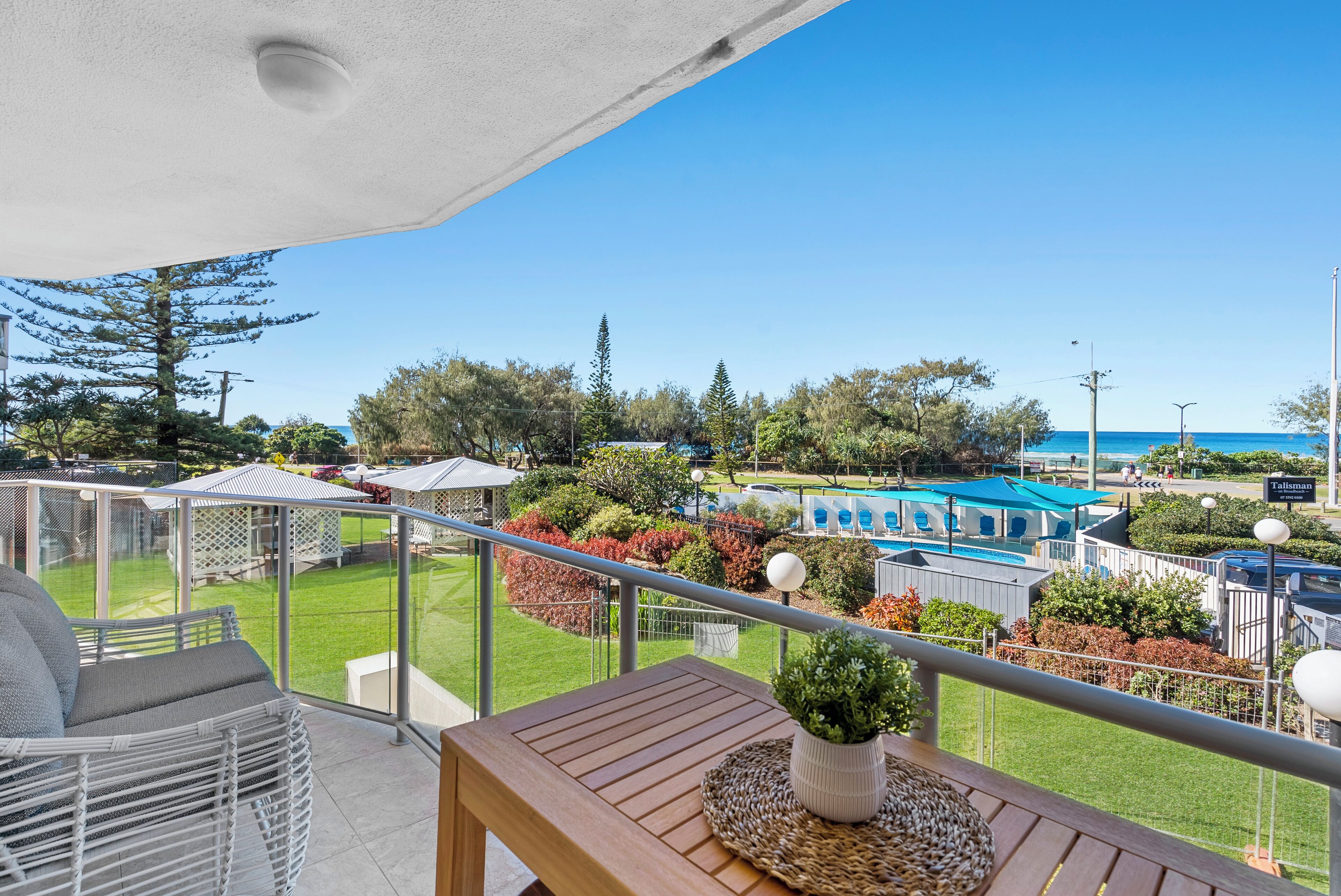 Luxury Apartment, Beach View | Balcony
