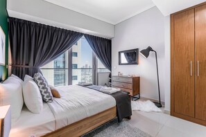 1 dormitori, planxa i posts de planxar, wifi i roba de llit 