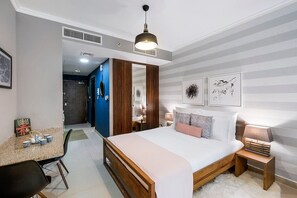 مكواة/لوح كي وواي فاي وملاءات أسرّة