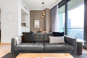 テレビ、ステレオ