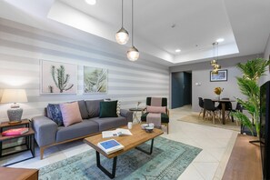 Fernseher, Stereoanlage