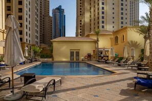 Pool - Blueground | Jumeirah Beach Residence, pool, nr Beach (Dubai)