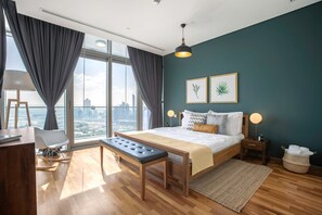 1 bedroom, iron/ironing board, WiFi, bed sheets - Blueground | DIFC, pool, nr Burj Khalifa (Dubai)
