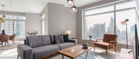 テレビ、ステレオ