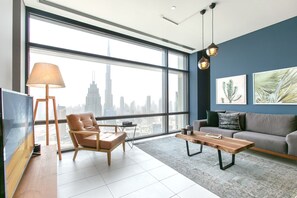 TV, stereo - Blueground | DIFC, pool, nr Burj Khalifa (Dubai)