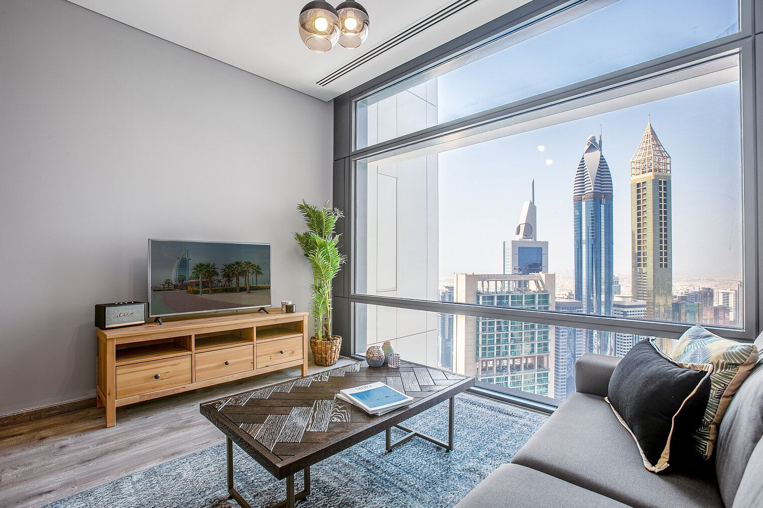 Télévision, chaîne hi-fi