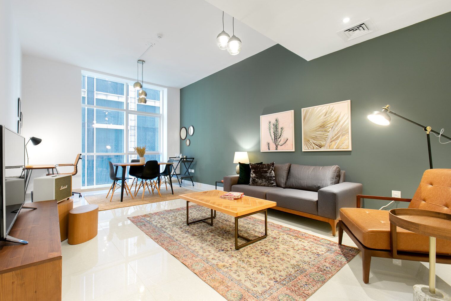 Télévision, chaîne hi-fi