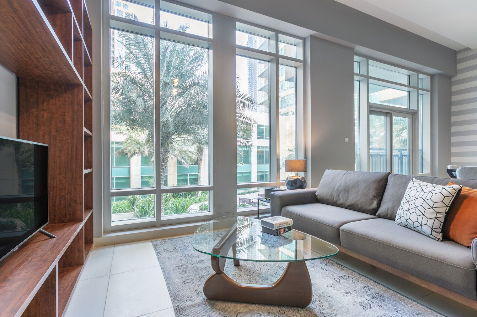 Fernseher, Stereoanlage