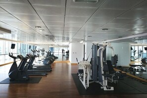 Fitness facility - Blueground | JLT, pool, nr Dubai Marina (Dubai)