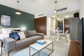 Télévision, chaîne hi-fi