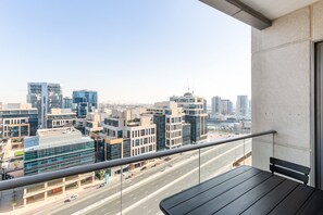 Property grounds - Blueground | South Ridge, pool, nr park (Dubai)