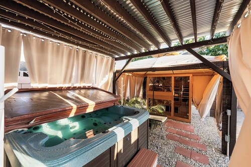 Spacious 4BR Retreat in Pomona- Sauna + Hot Tub + Massage Chair