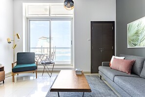 Fernseher, Stereoanlage