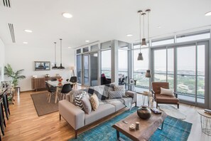 TV, stereo - Blueground | DIFC, pool, nr Dubai Fountain (Dubai)