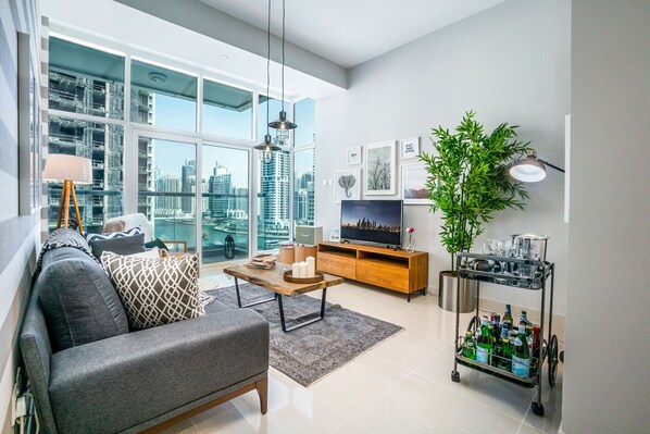 Fernseher, Stereoanlage