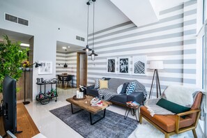 Fernseher, Stereoanlage