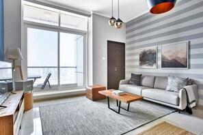 Fernseher, Stereoanlage