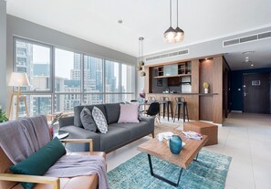 Una televisión, un reproductor estéreo