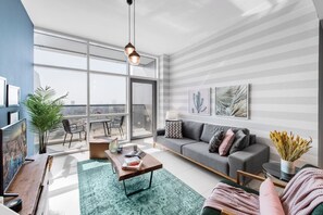 テレビ、ステレオ