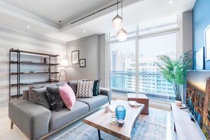 Fernseher, Stereoanlage