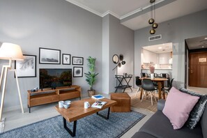 Fernseher, Stereoanlage