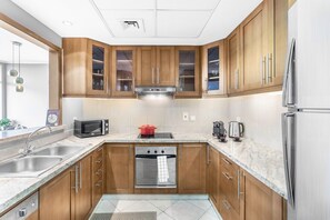 Fridge, microwave, oven, stovetop